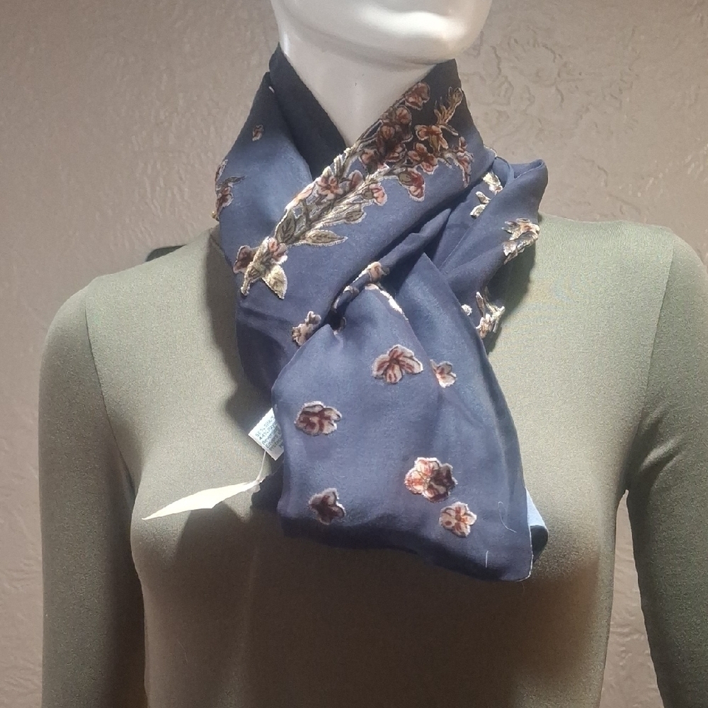 New.Laura Ashley Midnight Blue Floral Scarf